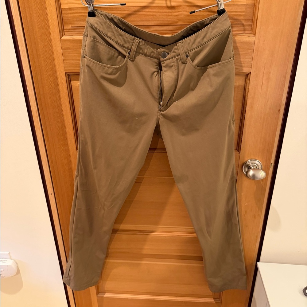 lululemon athletica Men's Khaki Chinos